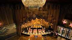 「ホステスにビール瓶でどつかれて、血だらけに…」約50年キャバレーに通う70代男性が語った“大阪キャバレー”での夜遊び伝説 | 文春オンライン