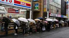 買い占めに走る消費者は「間抜け」なのか?