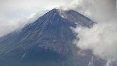 インドネシア火山噴火を引き起こしたのは豪雨だった 今後増える可能性も