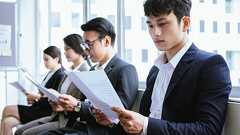 氷河期支援、正規30万人増めざす→実績は3万人 国の施策が機能しない根本的な矛盾とは?