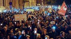 【速報】ハンガリーで大規模デモ発生。1GBあたり67円の課税に国民ブチ切れ : IT速報