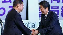 紙面で追う 総裁選「カツカレー食い逃げ事件」が大事件になるまで | 文春オンライン