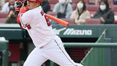 前広島 40歳の松山が3安打!本拠地マツダ沸く「まだやりたい」18歳下、森木の速球を中前にはじき返す/デイリースポーツ online