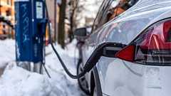 EVは「大雪で終了」「立往生で凍死」という暴論はなぜ無くならないのか? 感情的にならず、まずは科学的事実・雪国オーナーの声に向き合え | Merkmal(メルクマール)