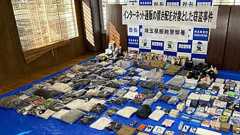 「置き配」の荷物盗み、フリマアプリに出品し換金 荷物を繰り返し盗んだ疑い、男を逮捕 窃盗品とみられる商品、男の自宅に400点以上 金に困り、近所の置き配に目を付けたと話す34歳 | NEWSjp