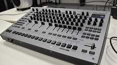 TR-808、TR-909以来42年ぶりにRolandがアナログ回路搭載のフラグシップ機、TR-1000を発表。PCとの接続性も完璧