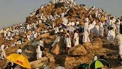 酷暑のメッカ大巡礼、死者900人超に