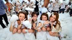 【画像集】全身泡だらけ美女の楽園「泡フェス」に地味女子が行ってみた | 日刊SPA!