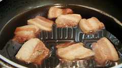 とろけるように柔らかい「豚の角煮」を手抜きで作る - GIGAZINE