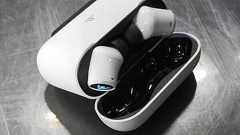 PS5公式ライセンス取得でゲーミング仕様の完全ワイヤレスイヤホンがRazerから登場 - 週刊アスキー
