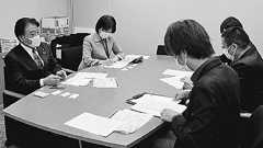 女性支援妨害 許されない/仁比氏 ネット攻撃めぐり国に