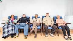 長時間座り続ける生活で脳が萎縮するとの研究結果、運動もほぼ効果なしか