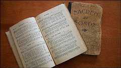 図書館で偶然見つかった楽譜から多声音楽・ポリフォニーの起源が明らかに