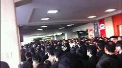 首都圏鉄道各駅が大混雑で入場規制中、ホームに入ることすらできない状態に