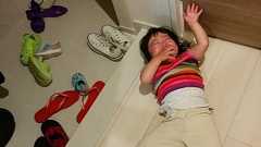 イヤイヤ期でひっくり返るわが子をこっそり隠し撮り…“共感コメント”に救われるSNS育児 | ダ・ヴィンチWeb