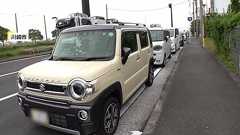 「違反切符が切れない道路」“路上駐車”が30台超も横行…当局「道交法が適用されない私道のような部分」神奈川・川崎市|FNNプライムオンライン