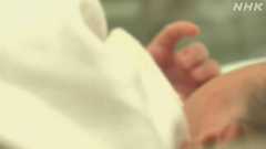 去年の出生数 初めて70万人下回る 出生率も過去最低の1.15 | NHKニュース