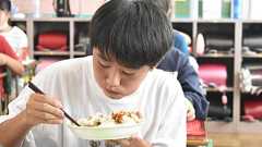 「ヴィーガン給食」採り入れた公立小学校 みんなで食べられ、みんながおいしい:朝日新聞GLOBE+