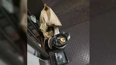 Uber Eatsを頼んだら遅れた上にグチャグチャになっていたので受取拒否すると投げ捨てられていた。サポートに連絡しても関与できないの一点張り。