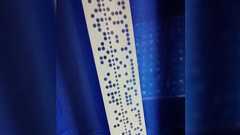 『昔の映画とか機械から出てきた紙テープだけ見て大喜びするじゃないですか』『今でも読めるよ』鑽孔テープの読み方と当時の思い出