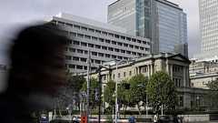 ETFで身動きとれない日銀の姿、世界で最も大胆な政策実験の末路か