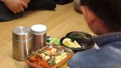 朝ごはんが食べられない8000人の子どもたち 就任した市長が真っ先に始めたことは…