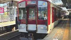 駅前に残る「閉鎖百貨店」――日本一の人口増加率を誇ったベッドタウンは、なぜ「買い物難民の街」になったのか | Merkmal(メルクマール)