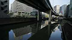 日銀の国債購入加速、保有規模は「ルビコン川」超えに近づく