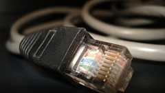 ダウンロードしすぎたユーザーがプロバイダーからサービス打ち切り