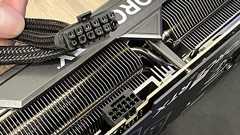 RTX 4090の12VHPWRコネクタ溶解報告、2例目。今度はASUS TUF Gaming GeForce RTX 4090 OC Edition | ニッチなPCゲーマーの環境構築Z