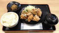 唐揚げ専門店の唐揚げ定食|川崎鶏唐揚定食店