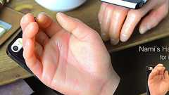 一人クリスマスも怖くない 女性の手を備えるiPhone 5s/5専用カバー