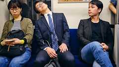 6時間睡眠を2週間続けると集中力は酩酊状態レベルに…「電車で居眠りをする人は危険」といえる理由 自分では気づかない睡眠不足の深刻なダメージ