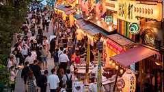 コロナ疲れの日本、感染増の東京で高まる反発心