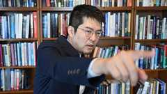 【小泉悠】元大使の一本の電話、道を開く 目指すは「オタク」を束ねるプロジェクト:朝日新聞GLOBE+