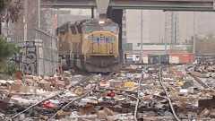 貨物列車強奪が急増、運行停止の可能性も 米ロサンゼルス