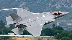 現代戦闘機、宿敵は「フリーズ」? 4時間に1回、シャットダウン | 乗りものニュース