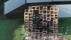 男児死亡のオブジェ火災、簡裁へ 元大学生2人、高裁が一審破棄 | 共同通信