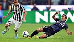 長友佑都、ウイングハーフ猛勉強中。知将マッツァーリも称賛したユーベ戦。(弓削高志)