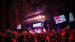 VTuberのオタクは疲弊したアラサーオタクの流刑地だと思っていたが、ライブ会場に行ったら親子連れの女児や女子中高生など客層の広さにショックを受けた