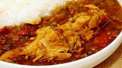 ボタンを押すだけで全自動で旨みが凝縮した「無水カレー」などを作ってくれ、真空調理器としてお店レベルの料理も作れる便利家電「ホットクック」を使ってみた