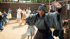 『鎌倉殿の13人』トウが子供たちに武芸を教える人に! 山本千尋「やっと生きる希望が…」