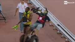 【動画】 レース後のボルトに中国人カメラマンがセグウェイで特攻し怪我させる : 痛いニュース(ノ∀`)
