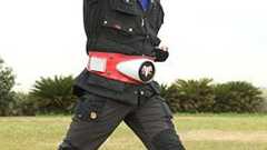 藤岡弘、38年ぶりに仮面ライダー1号に変身!|シネマトゥデイ