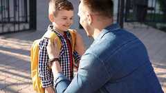 子どもの「自己肯定感」を高める育児、間違えてはいけない「タイミングと方法」とは | LIMO | くらしとお金の経済メディア