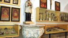 教会が酒臭い…何者かが聖水盤にブランデー フランス