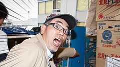 マニア垂涎! ゲームのレアなお宝がゴロゴロ。中古ショップBEEPの巨大倉庫にはゲームの歴史が眠る…元ファミ通・名物編集長と行ってみた