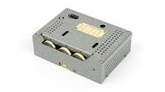 旧東ドイツ時代の秘密警察シュタージのスパイが使っていた送信機「DDR Type 2」の内部構造がすごい