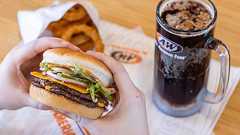 意外過ぎる理由でマクドナルドに敗北したA&Wレストランが新たに打ち出した施策とは?