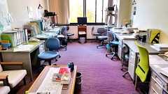 現金封筒「なんやこれ」 自民議員側、議会で堂々手渡し:朝日新聞デジタル